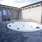 Domo San Leone - Storica Con Vasca Idromassaggio, Giardino E Parcheggio Privato 3*