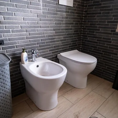 بيت ضيافة Domo San Leone - Storica Con Vasca Idromassaggio, Giardino E Parcheggio Privato 3*