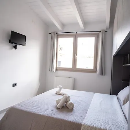Domo San Leone - Storica Con Vasca Idromassaggio, Giardino E Parcheggio Privato 3*